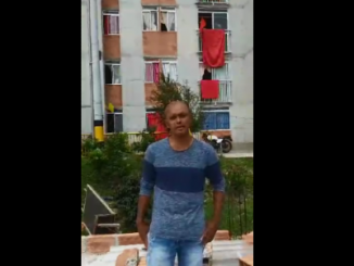 Protesta trapos rojos
