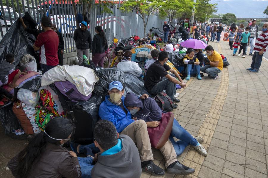 Venezolanos requieren regresar a su país.