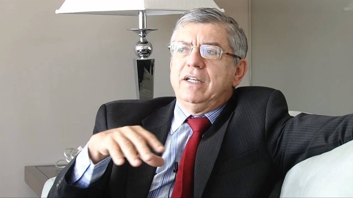 Cesar-Gaviria-Trujillo-3