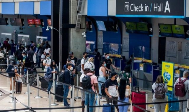 Pasajeros-aeropuerto-viajes-viajeros