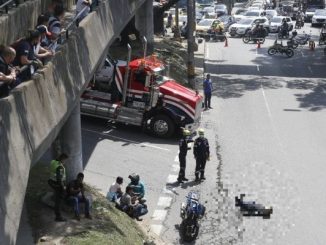 Motociclista falleció al chocar contra un camión en la Regional