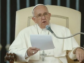 Por la pandemia y por la mujer: El papa oró en el primer día del año y movió fibras