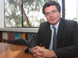 Alejandro Gaviria.