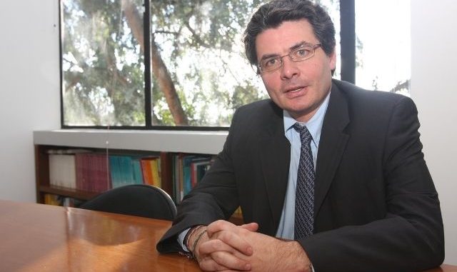 Alejandro Gaviria.