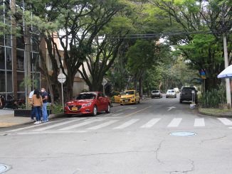 vías laureles, calle