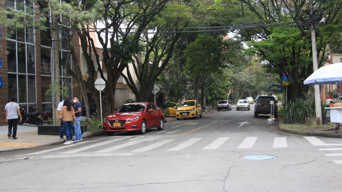 vías laureles, calle