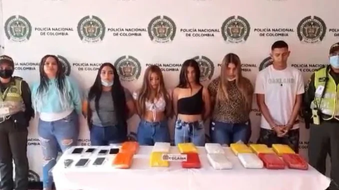 5 mujeres se hicieron pasar por embarazadas para llevar droga