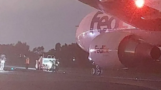 Avion-de-Fedex-se-declaro-en-emergencia