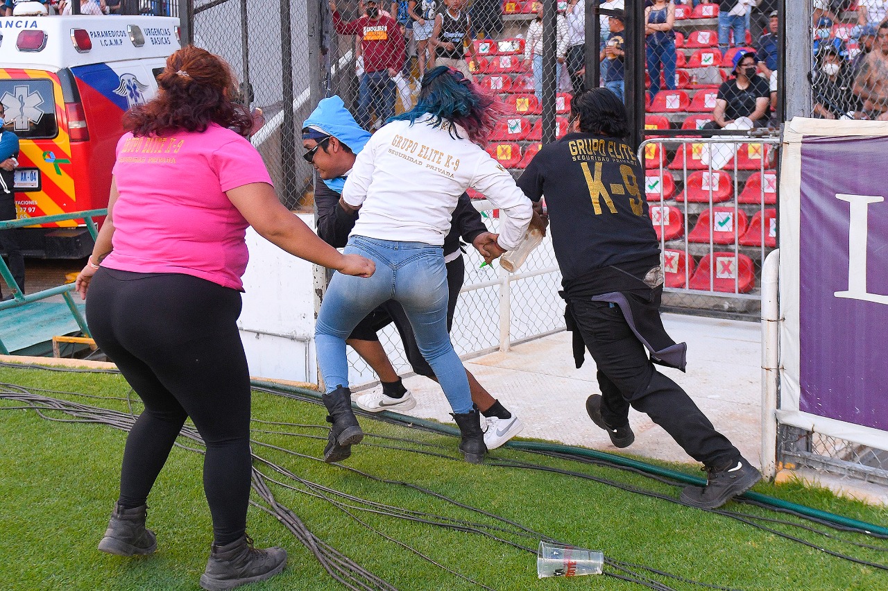 Riña hinchas mexico