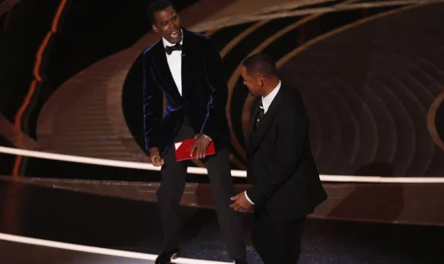 Will Smith golpea a Chris Rock