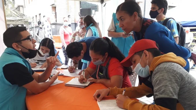 Feria de empleo Comfenalco en Bello
