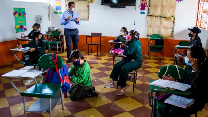 Tapabocas-en-entornos-escolares