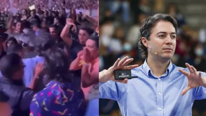 Abucheada alcalde Quintero