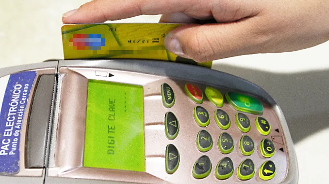 Tarjeta débito datáfono