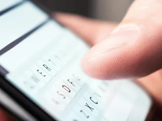 Los gota a gota ahora amenazan y acosan por Whatsapp y aplicaciones.