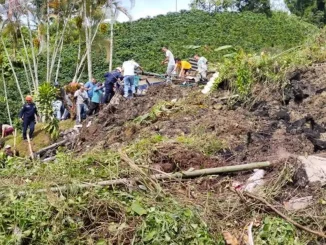 Deslizamiento de tierra sepultó una escuela