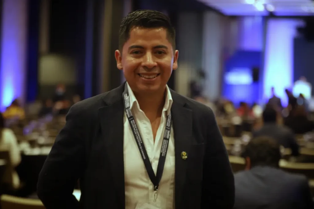 Ariel-Avila-senador
