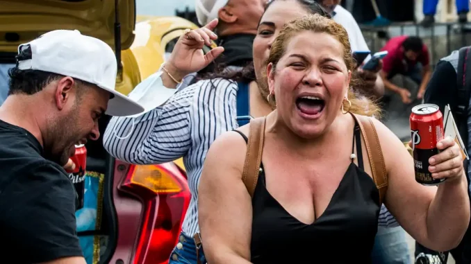 Fans Darío Gómez Medicina Legal 2