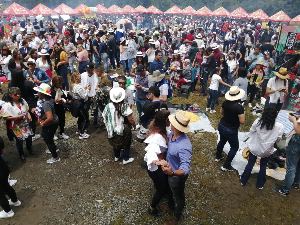 La música y el baile también hicieron parte del festival. / FOTO: MANUEL SALDARRIAGA. 