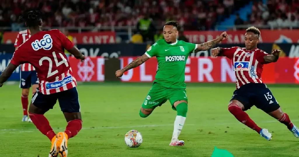 Jarlan Barrera (centro), exvolante de Junior y ahora jugador de Atlético Nacional. / FOTO: ATLÉTICO NACIONAL.
