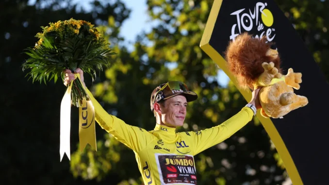 Jonas Vingegaard celebrando.