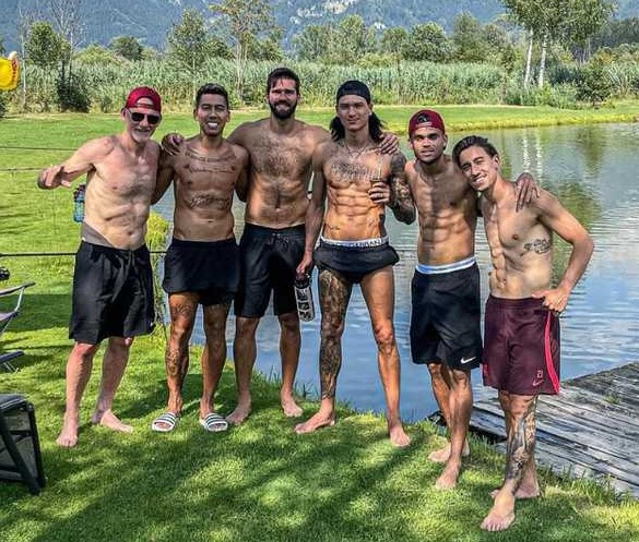 Luis Díaz con sus compañeros