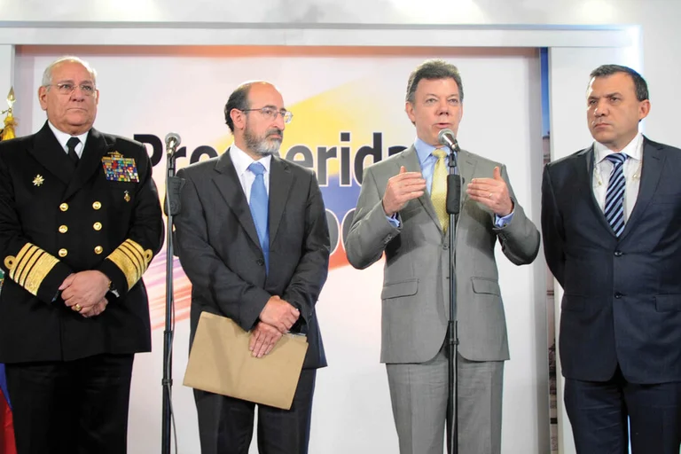Roy-Barreras-presidente-del-Senado-con-Juan-Manuel-Santos