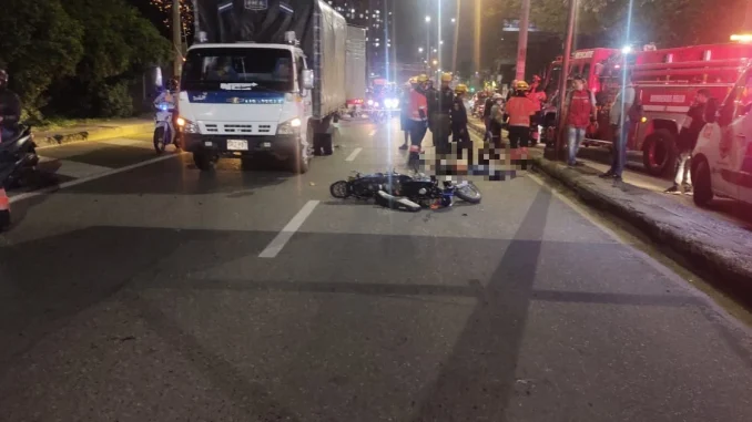 Se chocó, una moto lo pisó y perdió la vida