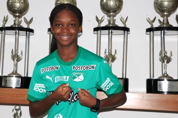 Linda Caicedo con Cali. 