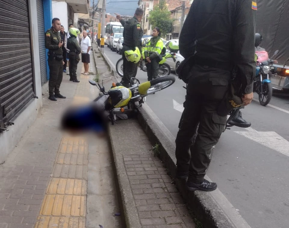El ataque sucedió en un cruce vehicular. 