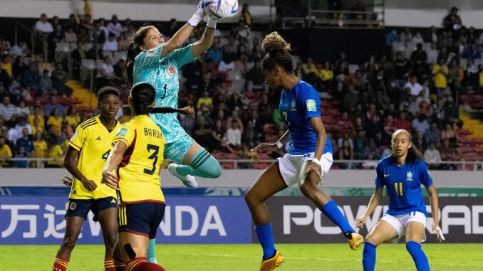 Reacción de la portera Natalia Giraldo.