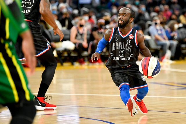 Él es el 'Michael Jordan' de 1,35 de estatura. / FOTO: CORTESÍA COLPRENSA. 
