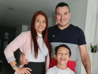 Carlos Andrés junto a su familia