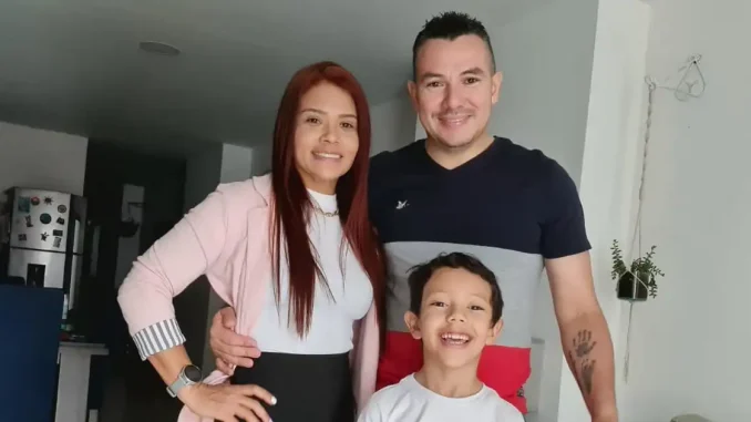 Carlos Andrés junto a su familia