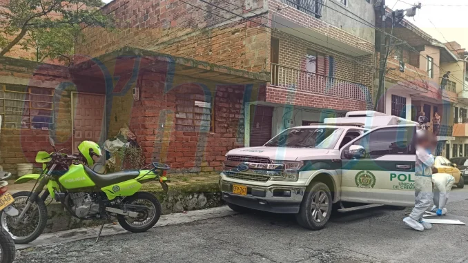 La mujer vivía sola.