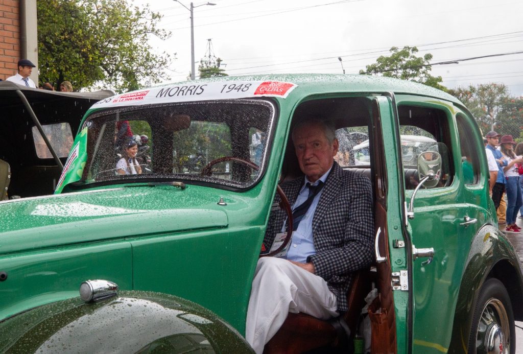 Previa al Desfile de Autos Clásicos y Antiguos en  El Colombiano. /FOTO: CAMILO SUÁREZ.