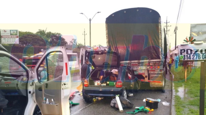 Dos muertos y 3 heridos dejó el accidente.