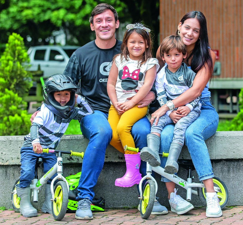 Su familia es primordial en la vida de Carlos Mario. / FOTO: CAMILO SUÁREZ.