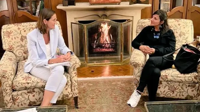 Irene-Velez-Torres-ministra-de-Minas-y-Maria-Reyes-Maroto-MinTurismo-España