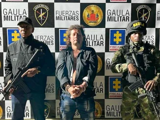 El hombre fue detenido cuando supuestamente recibía la extorsión.