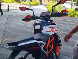 La moto había sido abandonada.