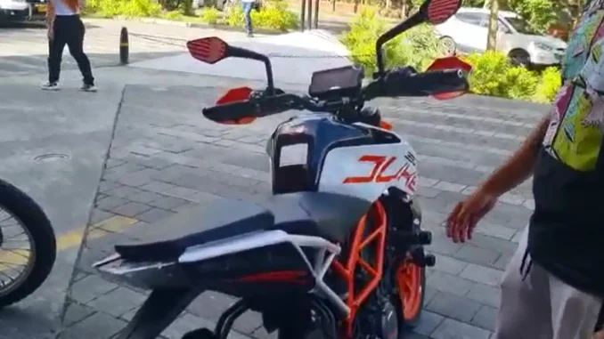 La moto había sido abandonada.