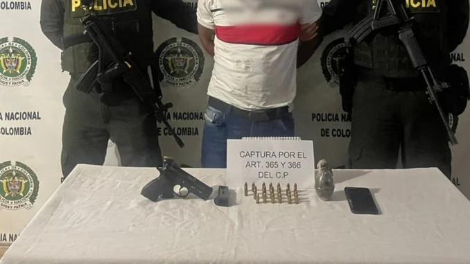 Es investigado por el crimen de una mujer.
