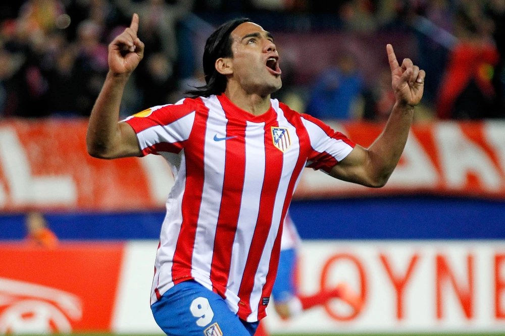 Radanel Falcao García celebra gol con el Atlético de Madrid.