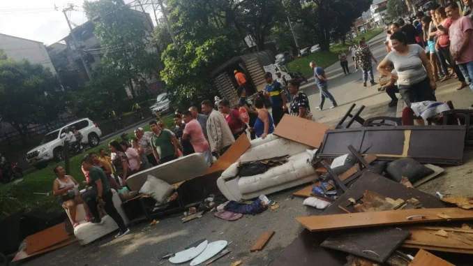 Bloquearon La Paralela en protesta