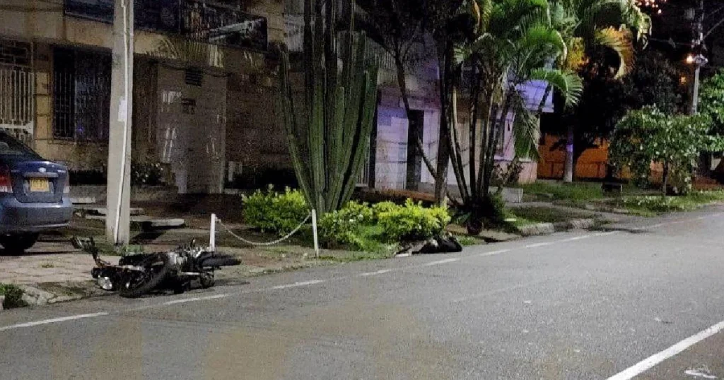 Presunto ladrón asesinado en Los Colores. /FOTO: DENUNCIAS ANTIOQUIA