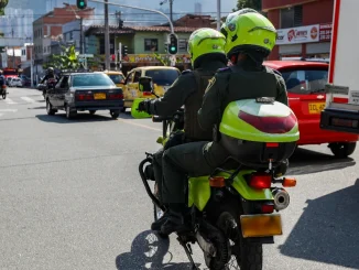 Policía