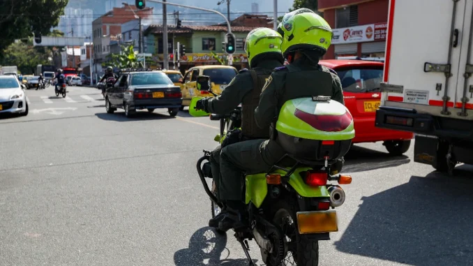 Policía