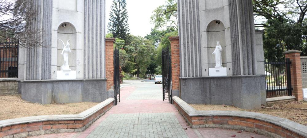 Jardin-Cementerio-Universal-1-1