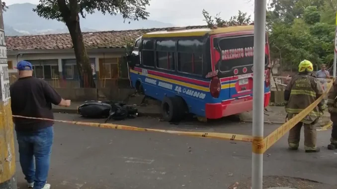 Bus-colegio-Santa-Monica-1